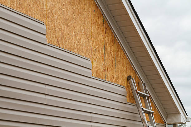 Professional Wood Siding technician working in Concord, PA
